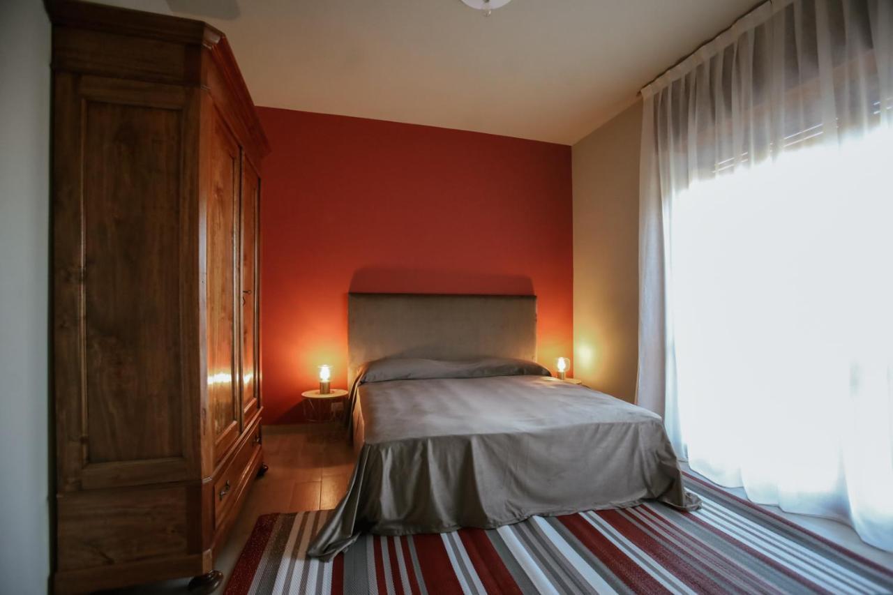 Ca'Du Lin - Jacuzzi Bed and Breakfast Cisterna dʼAsti Exteriör bild